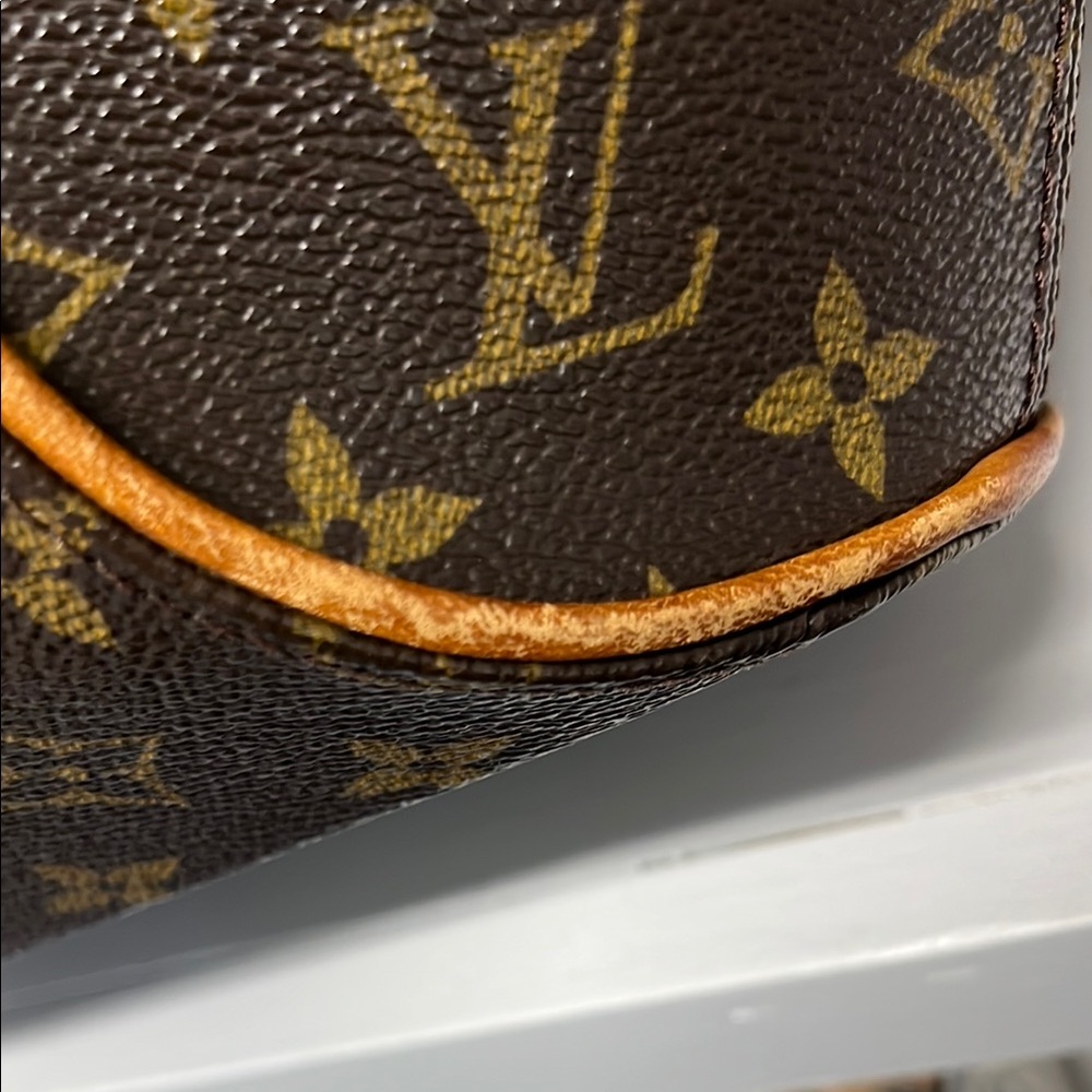 Louis Vuitton Monogram Dome Satchel in Brown with Tan Trim - Picture 8 of 16